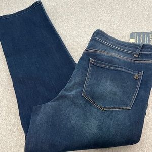 Democracy Abroad Solution Plus Size 16 Stretch Capsule Minimalist